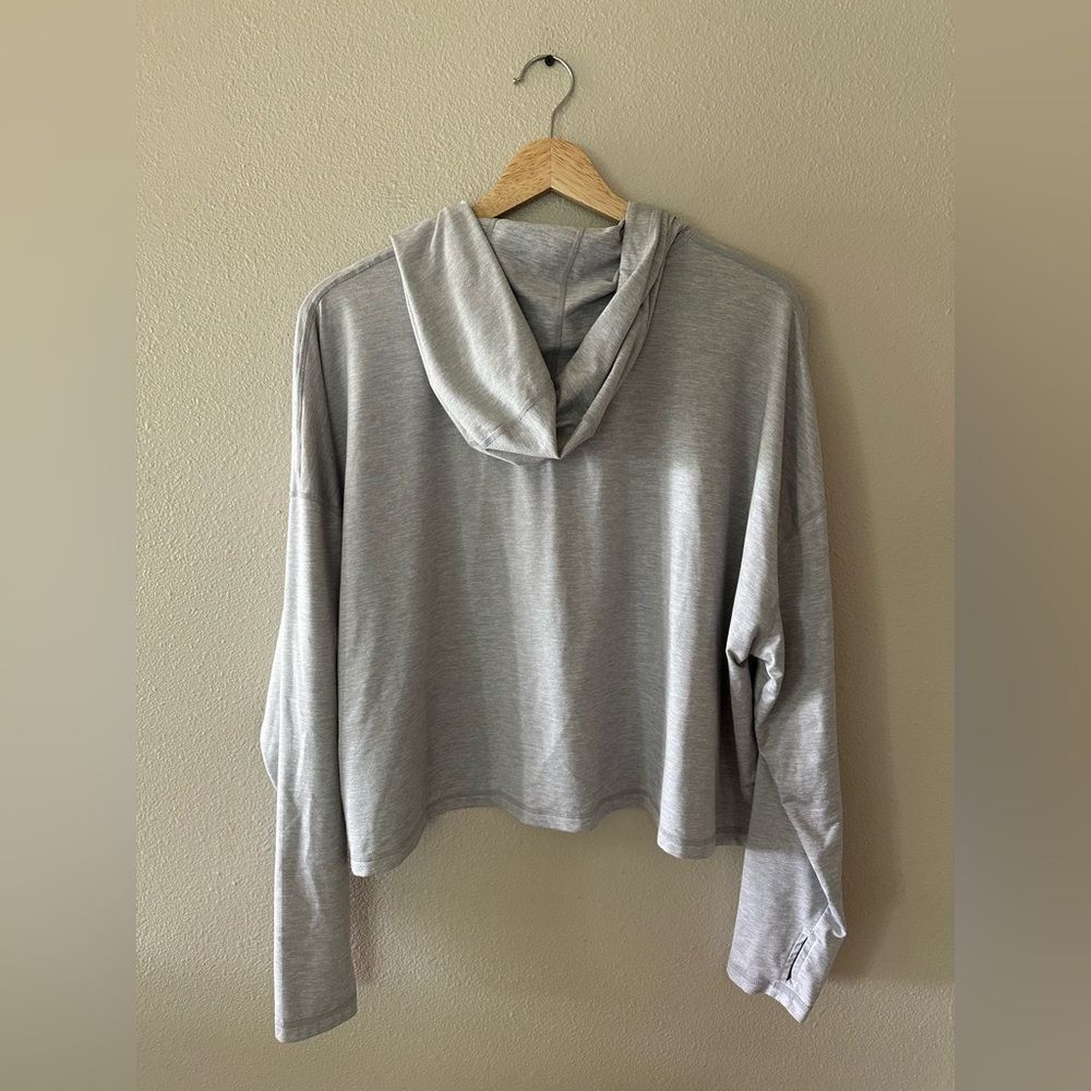 Athleta Uptempo Cropped Short Boxy Hoodie in Norwegian Grey Lightweight Size L - Picture 5 of 7